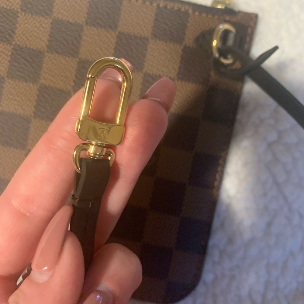 BRAND NEW! DE Louis Vuitton pouch - Picture 2 of 6